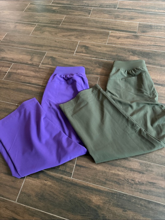Figs Other - NWOT FIGS wide leg scrub pant. Olive only sz LP
